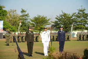 Tiga Wanita TNI Trimatra Tampil Kompak Sebagai Pengucap Sapta Marga Pada Upacara HUT ke-81 TNI
